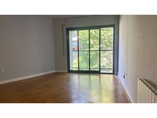 Miete Etagenwohnung  Calle ramón turró. Pis en alquiler en devesa17005