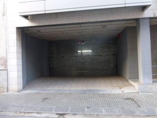 Affitto Posto auto  Calle doctor ametller. Parquing en alquiler en migdia casernes17003