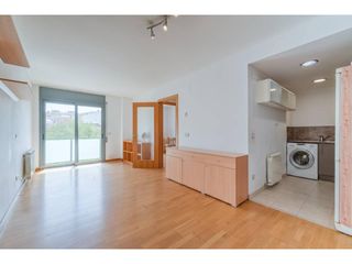 Pis  Calle guilleries. Pis en venta en santa eugènia17006