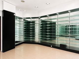 Lloguer Local Comercial  Carrer de sardenya. 2 escaparates a calle