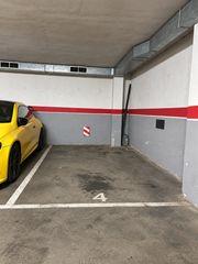Aparcament cotxe a Carrer del Taquígraf Martí 24