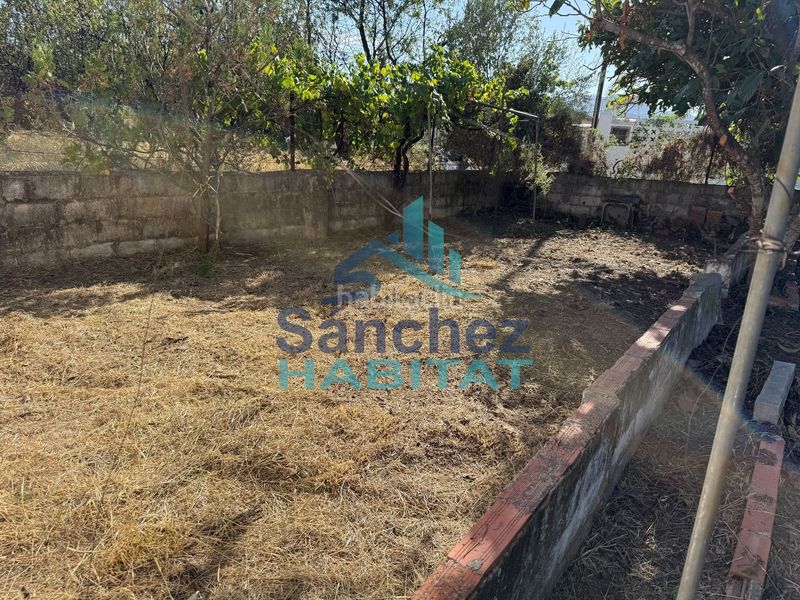 Foto 03ad0e7d-d95d-46f1-ab5d-d947333d80c7. Casa chalet a reformar en Calles