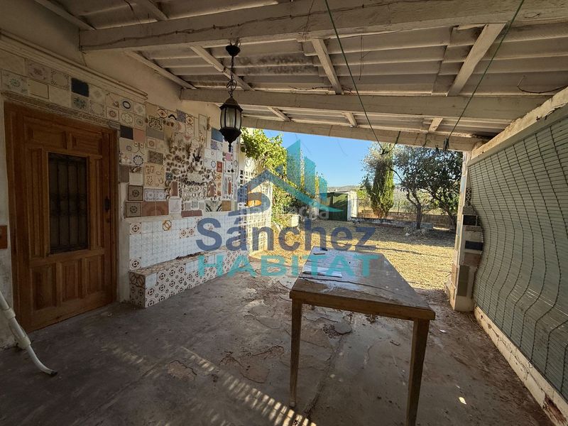 Foto 1b8f477e-f1e6-44e2-b1bf-25aa92ca3999. Casa chalet a reformar en Calles