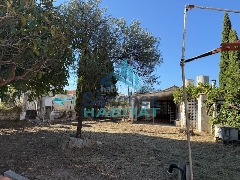 Foto 3a1b16ce-d7ee-4d5f-8faa-0b22651c1416. Casa chalet a reformar en Calles