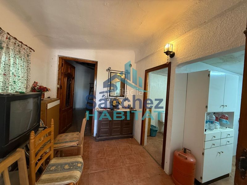 Foto 8ed31e26-3741-4d11-b03a-ac4b2247a1a2. Casa chalet a reformar en Calles