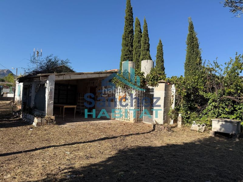 Foto e60b4fc2-77ab-4e04-969a-6dfa871a516e. Casa chalet a reformar en Calles