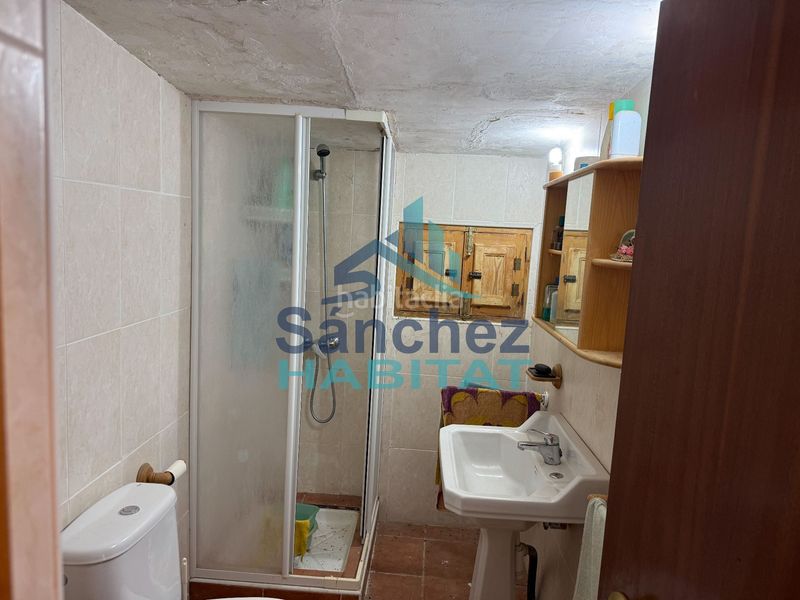 Foto f8d0f689-a492-435d-89c7-ae634ccaf4c8. Casa chalet a reformar en Calles