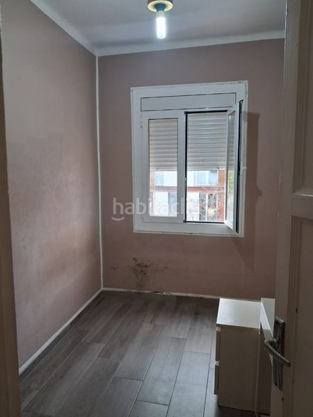 Foto 5b5f0fba-de17-4200-8230-499a4e6edc2e. Pis a Guinardó Barcelona
