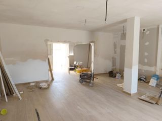 Miete Geschäftsraum in San Ramón-Monte de Piedad. Local comercial para alquiler en avenida principal de xirivella