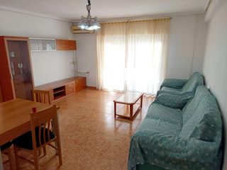 Etagenwohnung in San Ramón-Monte de Piedad. Piso en xirivella de 3 habitaciones con ascensor