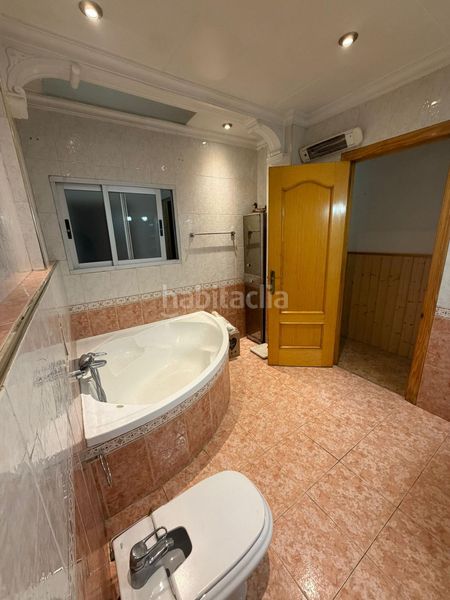 Foto 8d9cfcba-3e30-440c-9355-5104f3d0763b. Casa a Aldaia