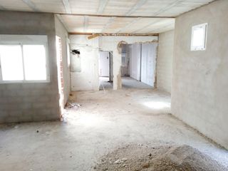 House in San Ramón-Monte de Piedad. Casa para terminar de reformar con 100 m2 de superficie gráfica