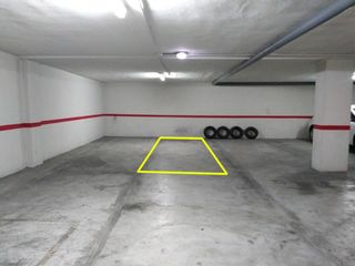 Autoparkplatz in San Ramón-Monte de Piedad. Plaza de garaje montacargas en excelente ubicación