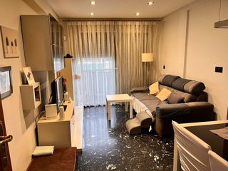 Pis a Centro Ciudad. Piso en manises de 3 habitaciones con balcón y cerca del metro