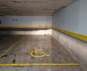 Lloguer Aparcament cotxe  Calle reina violante. Plaza de garaje en campanar