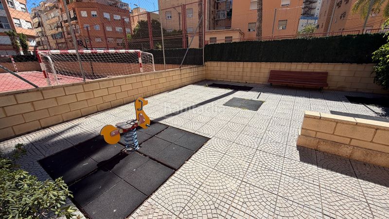 Foto b7438feb-0935-48eb-a2aa-c95dd6787f14. Pis amb aparcament piscina a Carolinas Altas Alicante