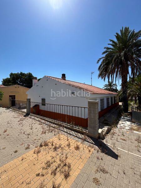 Foto 4bc5a5f8-e9cd-4abe-81a3-e9ea60920630. Xalet amb xemeneia calefacció aparcament piscina a Alicante