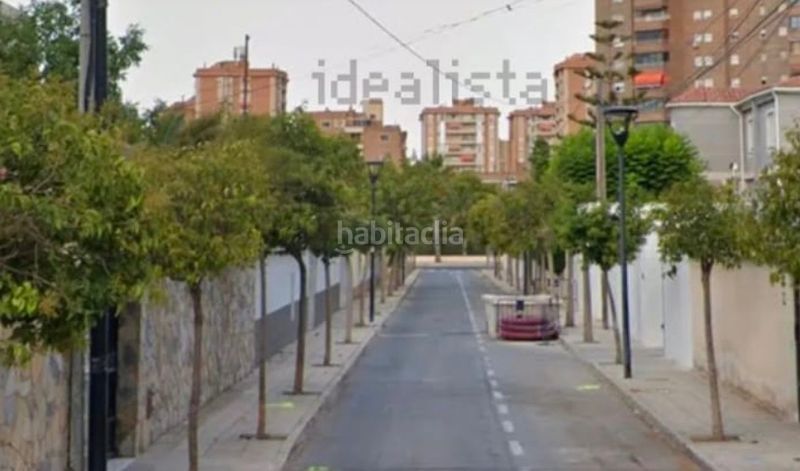 Foto b9e6792c-37b7-4347-8ce4-3ec189268f04. Chalet con parcheggio in Ciudad Jardín Alicante