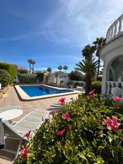 Chalet  Calle luxemburgo. Villa en venta en gran alacant