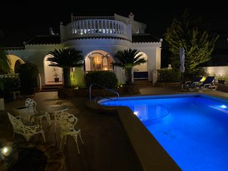Chalet  Calle luxemburgo. Villa en venta en gran alacant