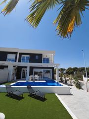 Xalet  Carrer de xipre. Chalet con piscina en gran alacant