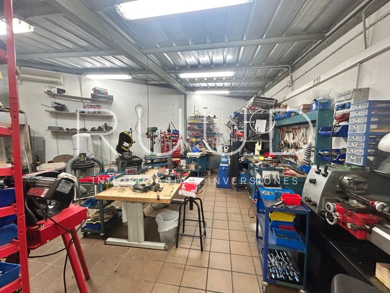 Foto 1d4201dd-1d5e-4822-ab02-c57aa3b9b72b. Local comercial a El Camp de l´Arpa del Clot Barcelona