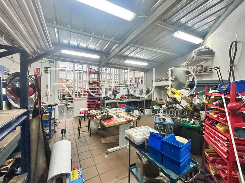 Foto 9c06f5ce-ec91-4c33-a8c9-c1659e9051df. Local comercial a El Camp de l´Arpa del Clot Barcelona