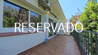 Etagenwohnung  Terrassa. Piso reformado con gran terraza y vistas despejadas