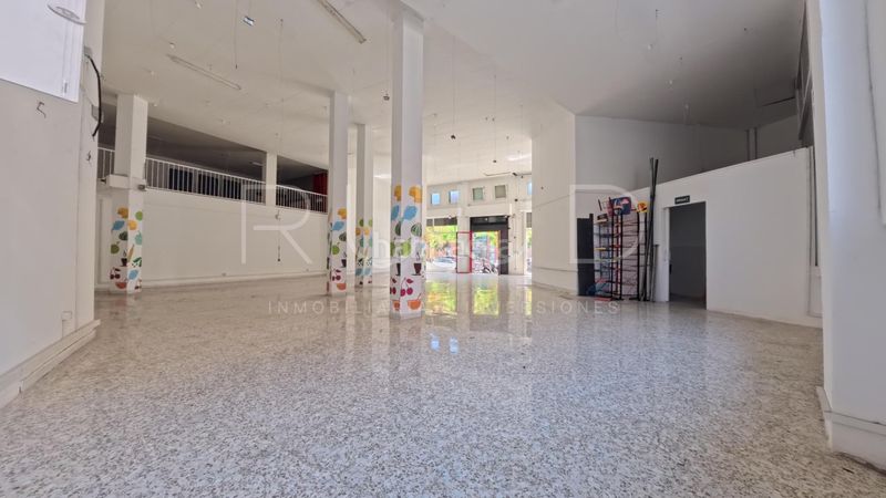 Foto 421e168e-9627-46c3-b83f-32e736ed0f7b. Lloguer local comercial a La Roureda Viladecans