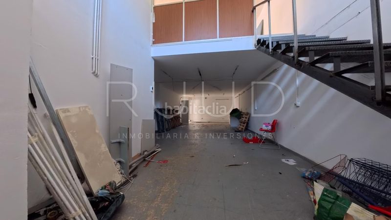 Foto 59fbcdc9-9a27-4d63-b839-84bb8d86046a. Lloguer local comercial a La Roureda Viladecans