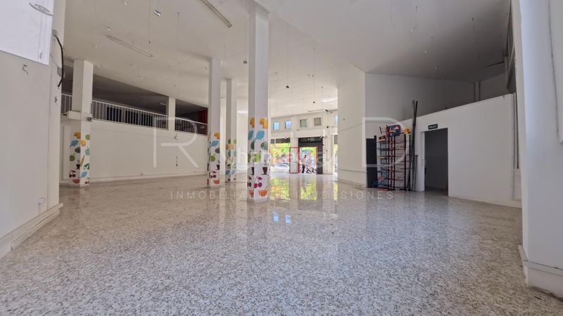 Foto eb14d409-7e9e-4037-a8b1-40abaf5e82e8. Lloguer local comercial a La Roureda Viladecans