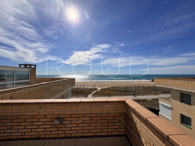 Foto 00c0d03f-2844-4dfa-93df-04bbddef6c2e. Pis amb calefacció aparcament piscina a Lluminetes Castelldefels