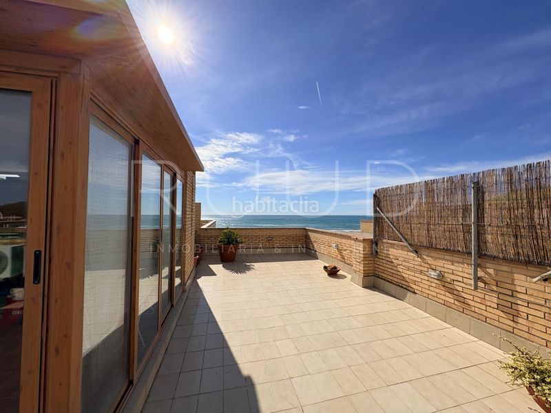 Foto 885447a5-5258-4da9-9954-d33a6222e01e. Pis amb calefacció aparcament piscina a Lluminetes Castelldefels
