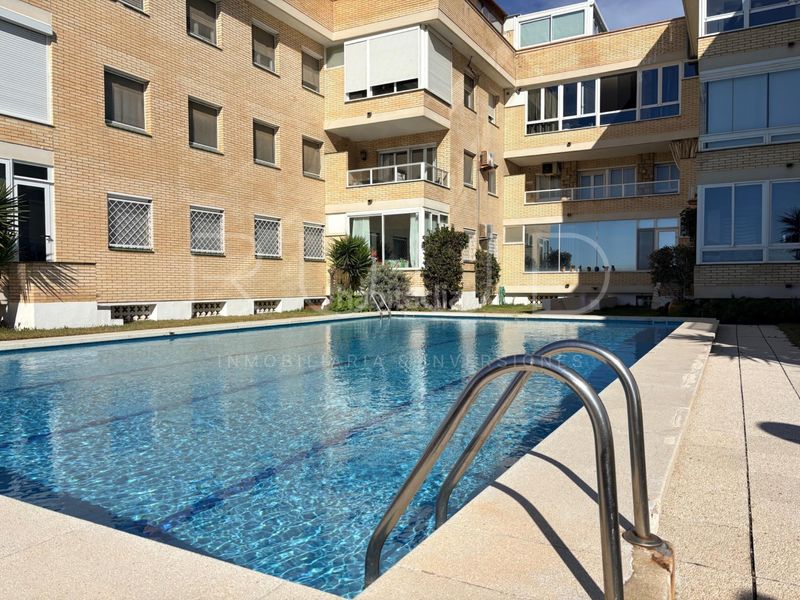 Foto c53a5a8d-f8c1-42a2-bd66-1311f72c5f83. Pis amb calefacció aparcament piscina a Lluminetes Castelldefels