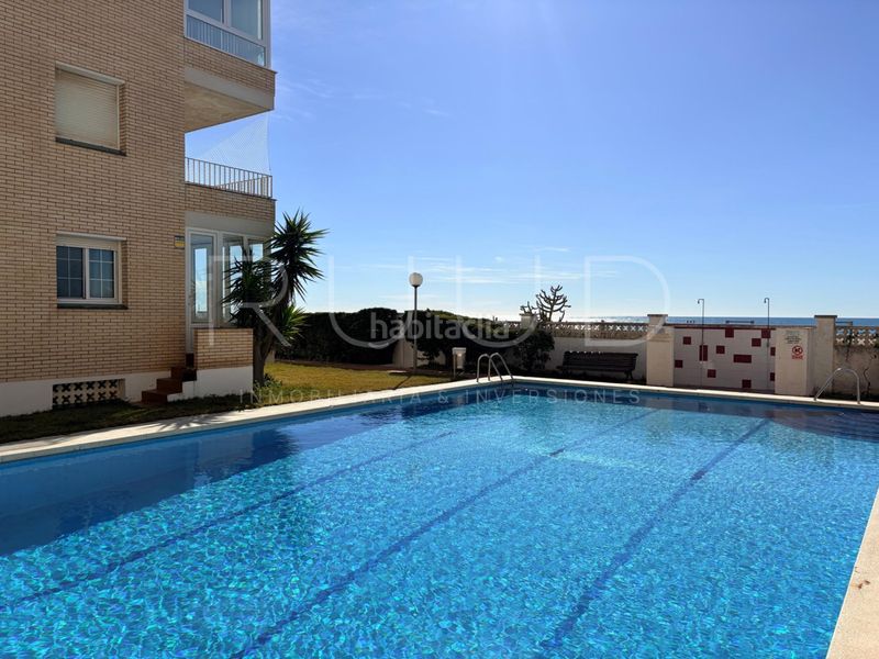 Foto d6030a56-4ddd-4312-947f-01c1d87e33ba. Pis amb calefacció aparcament piscina a Lluminetes Castelldefels