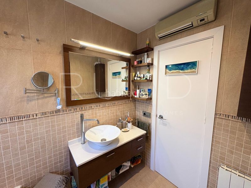 Foto d87fc909-9ed1-4ae9-a663-c0e6bc20e772. Pis amb calefacció aparcament piscina a Lluminetes Castelldefels
