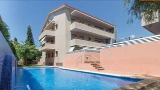 Duplex in Baixador. Ático dúplex con tres terrazas, piscina y parking a pocos metros
