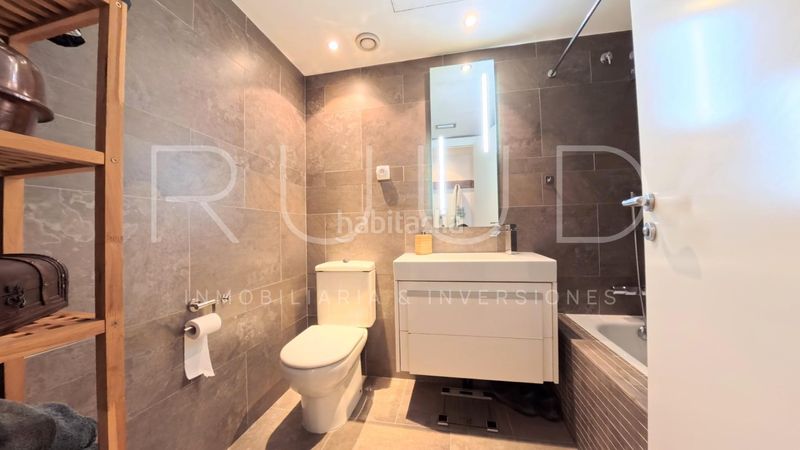 Foto b50c5373-dd2d-4dfb-b76b-432cf0424499. Duplex avec chauffage parking piscine dans Baixador Castelldefels