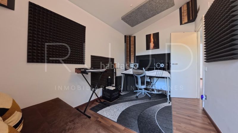 Foto bd740199-cdfb-44d2-857b-0f3997946b73. Duplex avec chauffage parking piscine dans Baixador Castelldefels