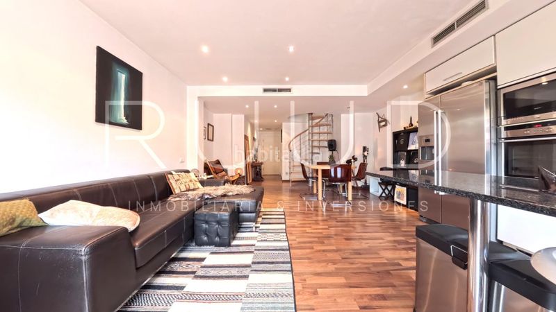 Foto f7584474-7a56-4cdd-87a7-f254400789c9. Duplex avec chauffage parking piscine dans Baixador Castelldefels