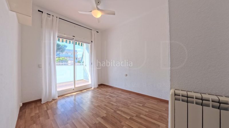 Foto a0f294a0-e1de-41a9-a214-8e5f6b88f19f. Pis amb aparcament a Baixador Castelldefels