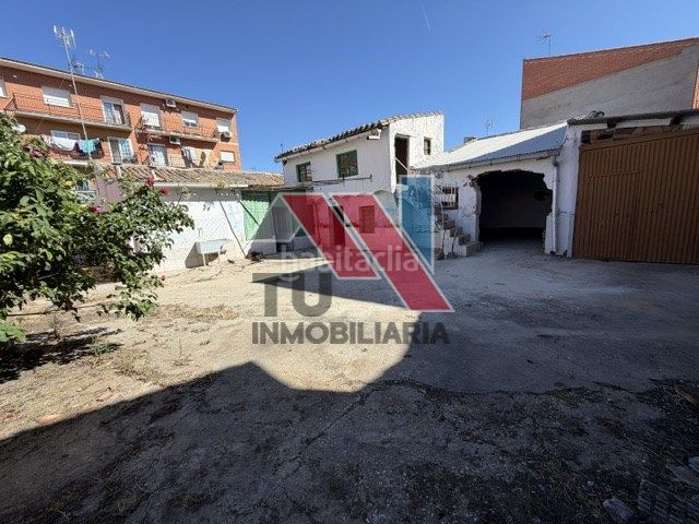 Foto b3475801-d582-48f2-b40e-212b52fbd6f2. Casa a calle madrid 42 a Fuensalida
