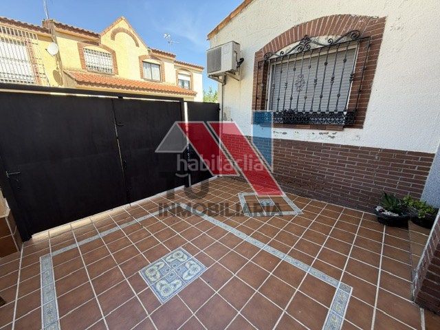Foto 0fe0fd68-3c4b-4f3e-aaa5-c0ff84601ad9. Xalet a calle la aurora 3 a Alcabón