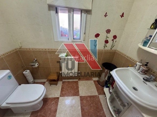 Foto 088bfe8b-1a9b-4514-9e94-c22190ab5584. Chalet en calle miguel servet 1 en Novés