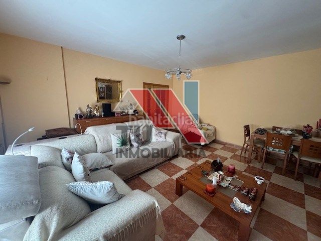 Foto 0de24a62-d4f2-44eb-94a4-83e7f9ee81e0. Chalet en calle miguel servet 1 en Novés