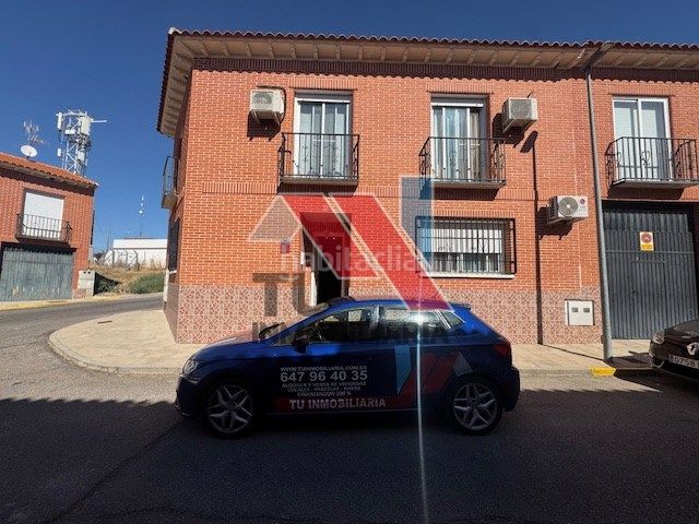 Foto 1f5c28c7-3693-44de-9c7a-e6477a12e359. Chalet en calle miguel servet 1 en Novés