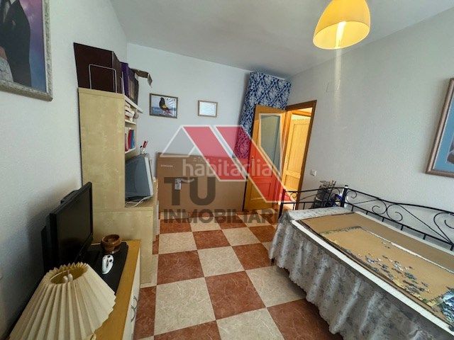 Foto 394fd0dc-46d4-484c-ab8c-aaee20d65c86. Chalet en calle miguel servet 1 en Novés