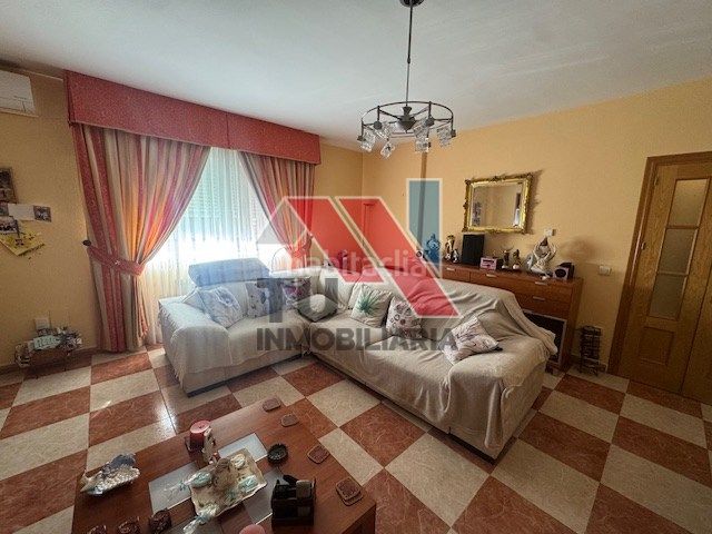 Foto 3d159ea7-14b4-4023-b46d-b3360cb5b69d. Chalet en calle miguel servet 1 en Novés
