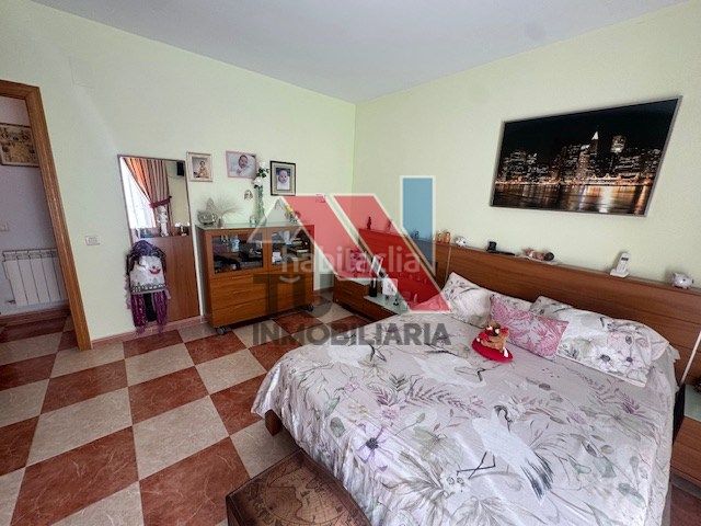 Foto 8327e2fa-e6c2-4e56-b4f2-081a8d98e1df. Chalet en calle miguel servet 1 en Novés