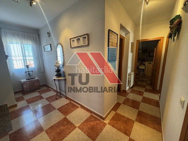 Foto 93fdd67e-f3af-4d75-bd81-d04d80db8b64. Chalet en calle miguel servet 1 en Novés